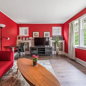 Holiday home Charming Garden Retreat In Prime Van Location, Vancouver