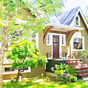 Guest house Dunbar, Vancouver