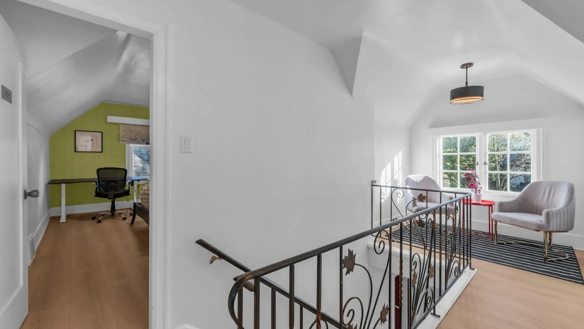 Cozy Four Bedroom House In Vancouver West